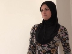hijab girl ends it with big facial